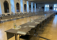 Blick in leeren Ratssaal im Schloss Neersen