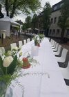 Gedeckte langer Tisch dem Hubertusplatz in Schiefbahn